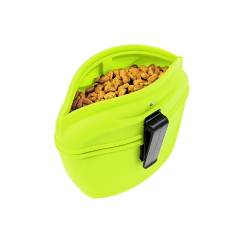 Детальная картинка Сумочка для лакомств ZooOne силиконовая с магнитным замком, размер L (САЛАТОВАЯ) фото 5